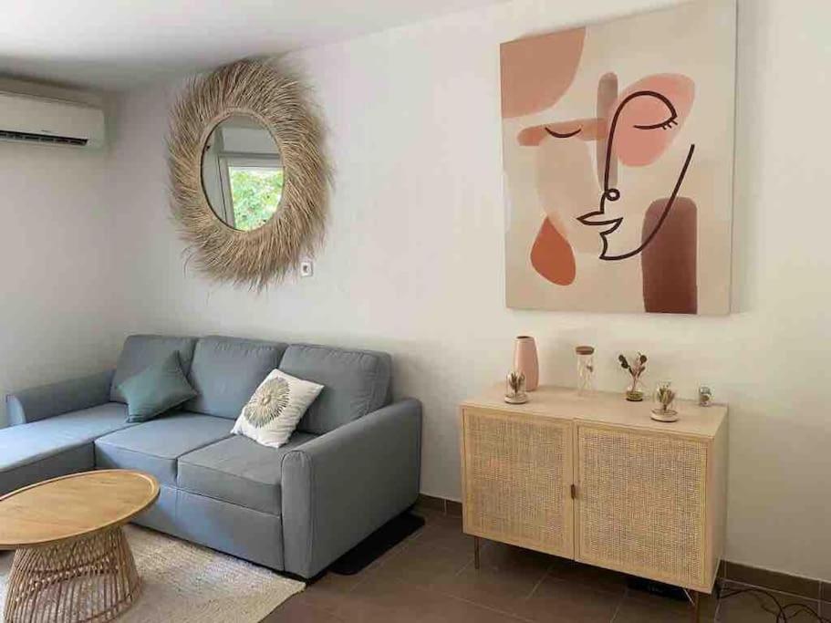 Tres Bel Appartement Contemporain Et Calme Frejus Bagian luar foto